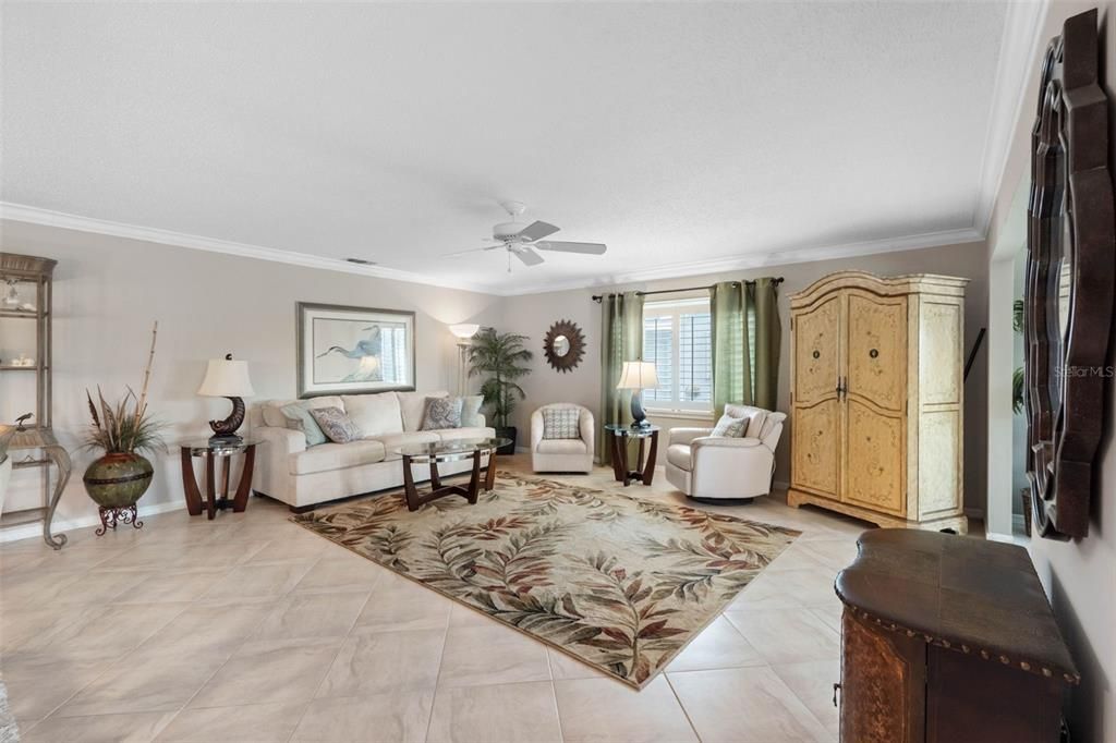 En Venta: $219,900 (2 camas, 2 baños, 1829 Pies cuadrados)