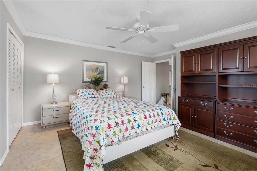 En Venta: $219,900 (2 camas, 2 baños, 1829 Pies cuadrados)