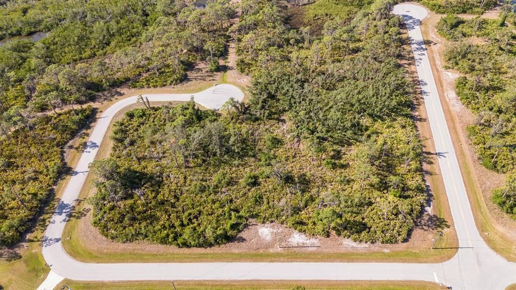 На продажу: $399,900 (0.17 acres)