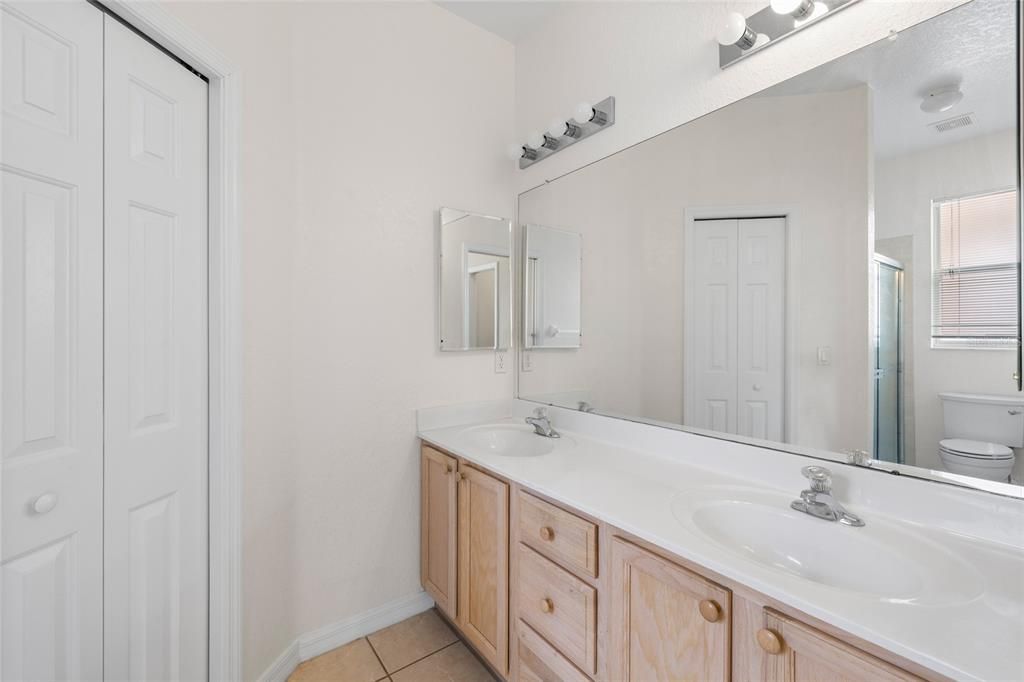 For Sale: $285,000 (3 beds, 2 baths, 1531 Square Feet)