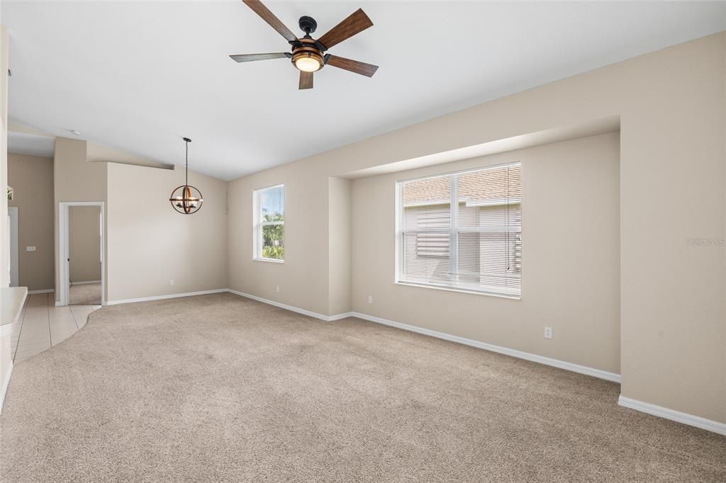 For Sale: $285,000 (3 beds, 2 baths, 1531 Square Feet)