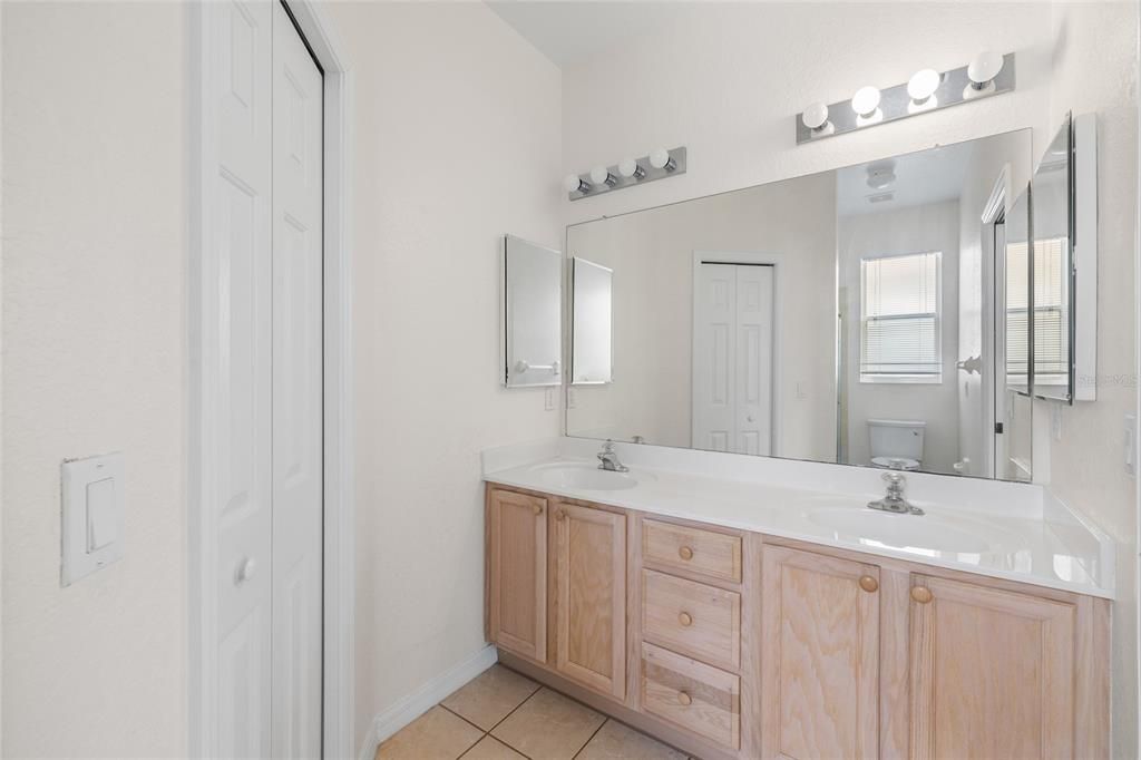 For Sale: $285,000 (3 beds, 2 baths, 1531 Square Feet)