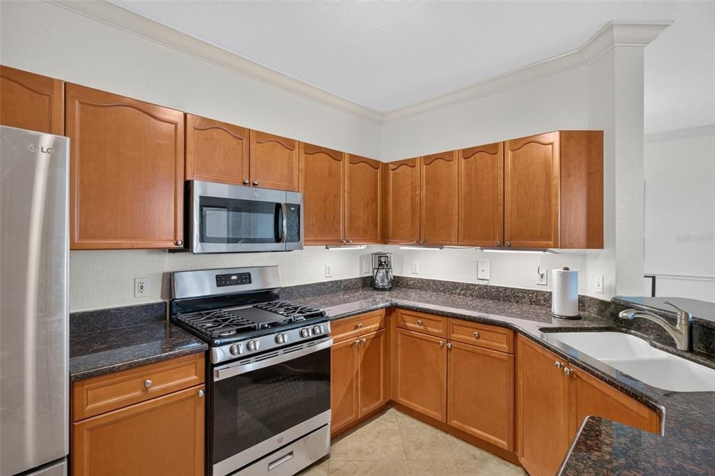 В аренду: $3,100 (3 спален, 2 ванн, 1453 Квадратных фут)