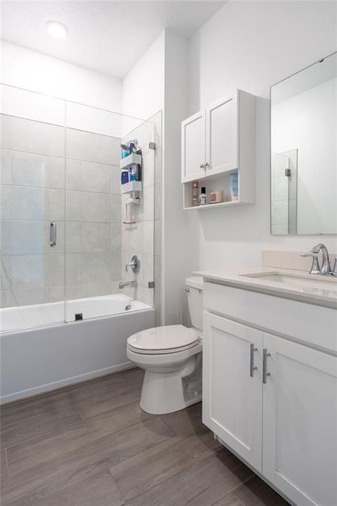 En Venta: $689,000 (5 camas, 3 baños, 3364 Pies cuadrados)