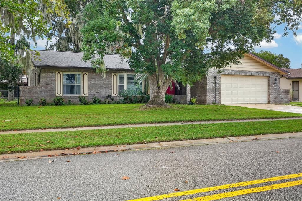 For Sale: $290,000 (3 beds, 2 baths, 1545 Square Feet)