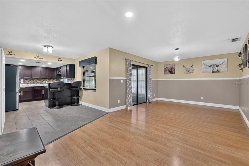 For Sale: $290,000 (3 beds, 2 baths, 1545 Square Feet)