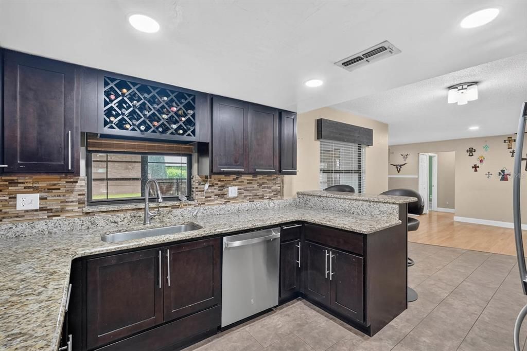 For Sale: $290,000 (3 beds, 2 baths, 1545 Square Feet)