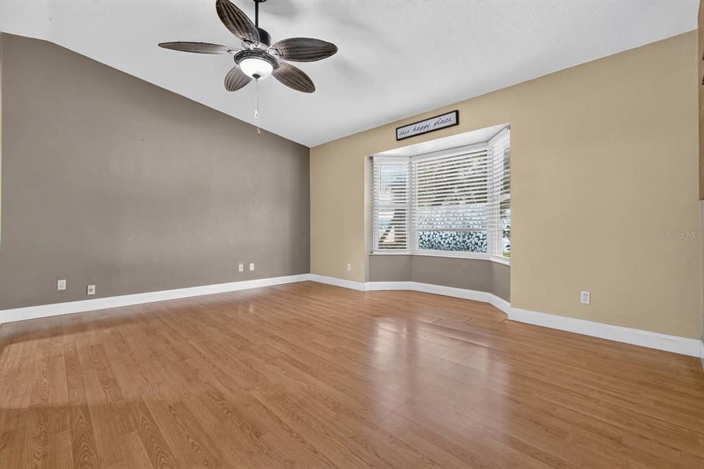 For Sale: $290,000 (3 beds, 2 baths, 1545 Square Feet)