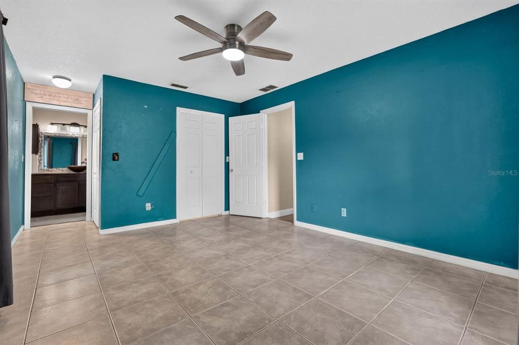 For Sale: $290,000 (3 beds, 2 baths, 1545 Square Feet)