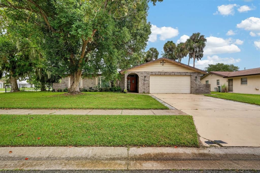 For Sale: $290,000 (3 beds, 2 baths, 1545 Square Feet)