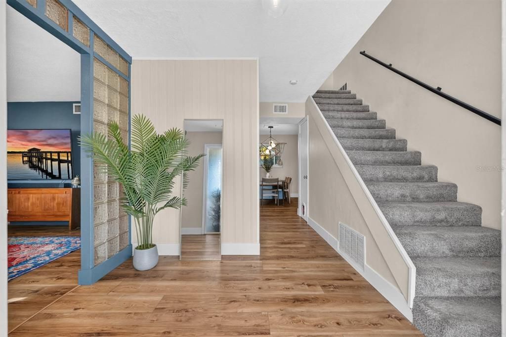 На продажу: $399,900 (4 спален, 2 ванн, 2012 Квадратных фут)