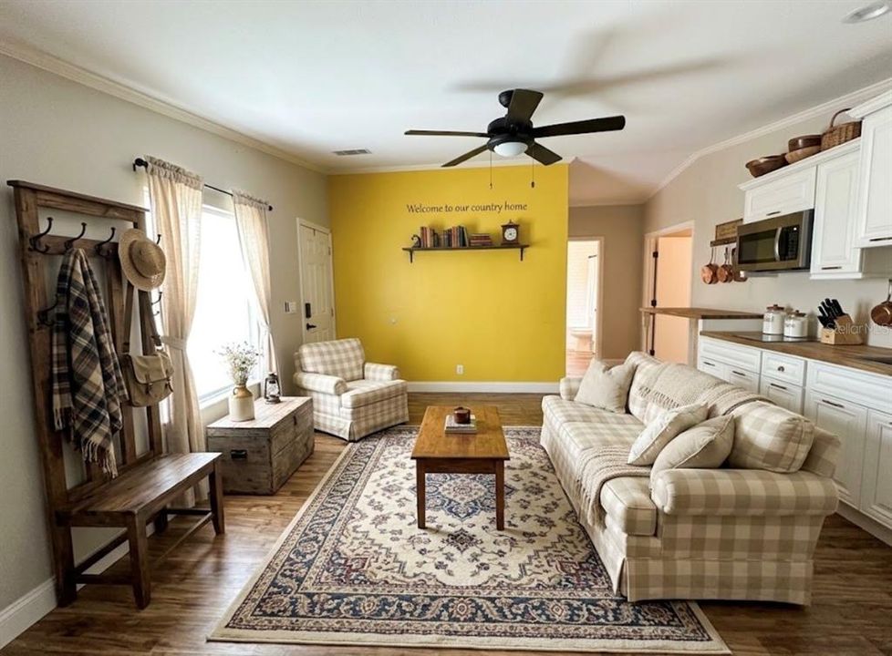 En Venta: $325,000 (5 camas, 3 baños, 2294 Pies cuadrados)