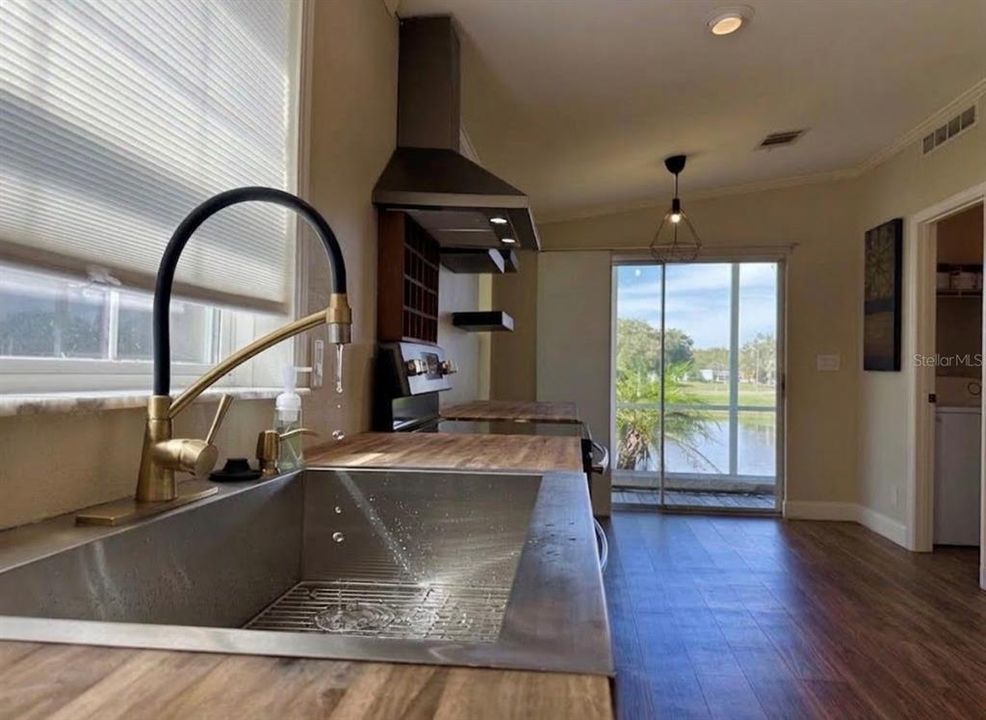 En Venta: $325,000 (5 camas, 3 baños, 2294 Pies cuadrados)