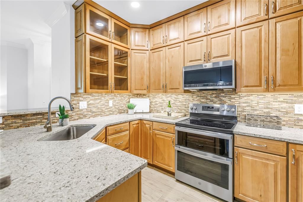 На продажу: $929,999 (3 спален, 2 ванн, 1625 Квадратных фут)
