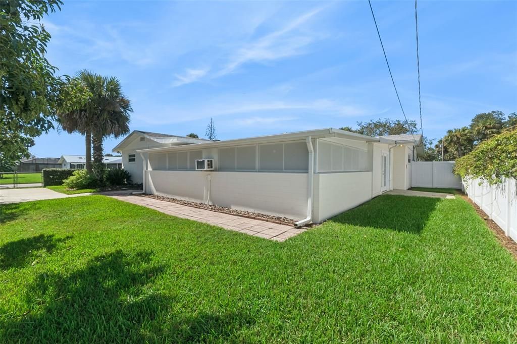 For Sale: $279,000 (4 beds, 2 baths, 2303 Square Feet)
