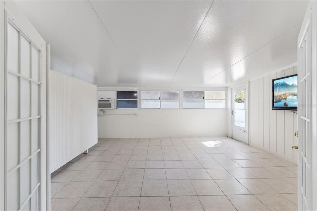For Sale: $279,000 (4 beds, 2 baths, 2303 Square Feet)