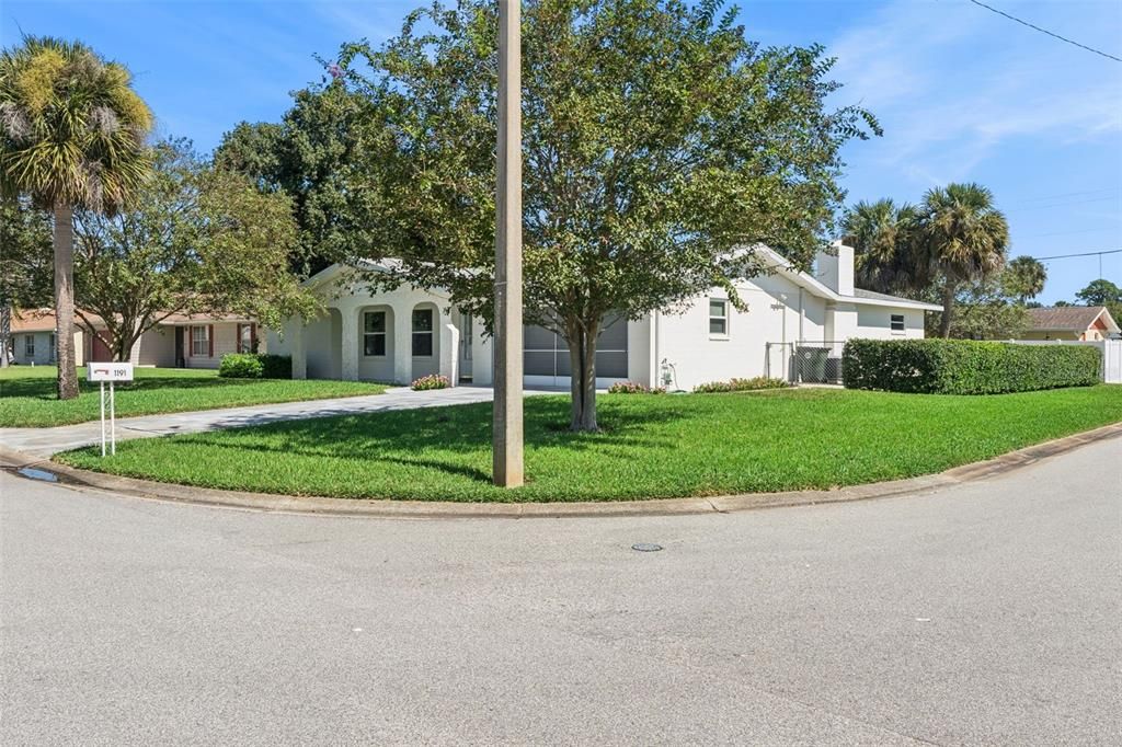 For Sale: $279,000 (4 beds, 2 baths, 2303 Square Feet)