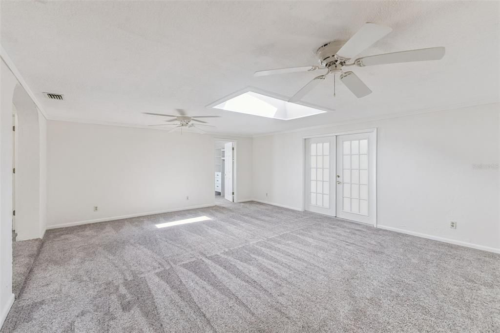 For Sale: $279,000 (4 beds, 2 baths, 2303 Square Feet)