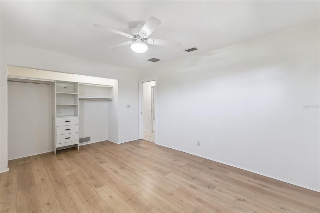 For Sale: $279,000 (4 beds, 2 baths, 2303 Square Feet)