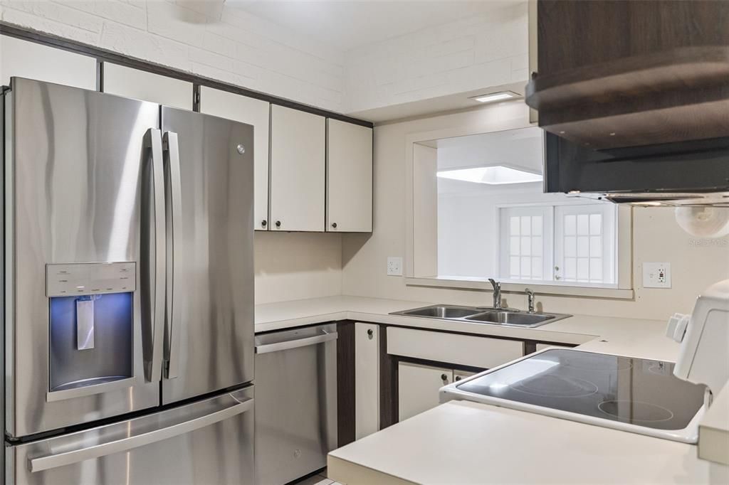 For Sale: $279,000 (4 beds, 2 baths, 2303 Square Feet)