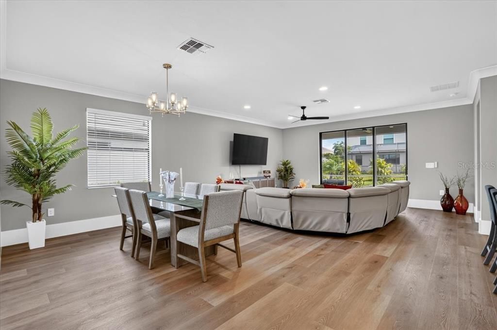 For Sale: $539,000 (3 beds, 3 baths, 1847 Square Feet)