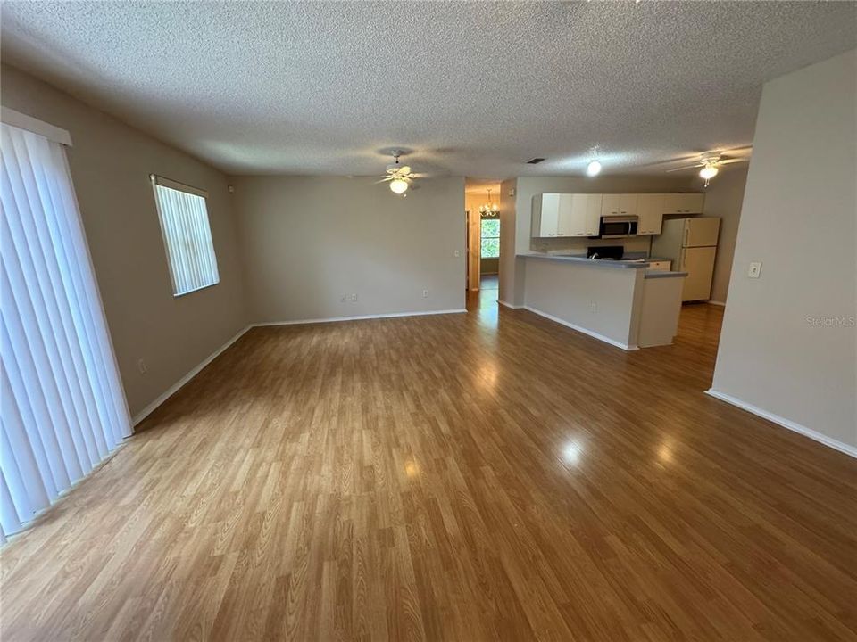 В аренду: $1,750 (2 спален, 2 ванн, 1121 Квадратных фут)