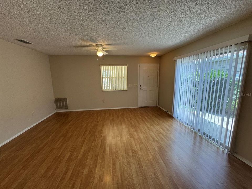В аренду: $1,750 (2 спален, 2 ванн, 1121 Квадратных фут)