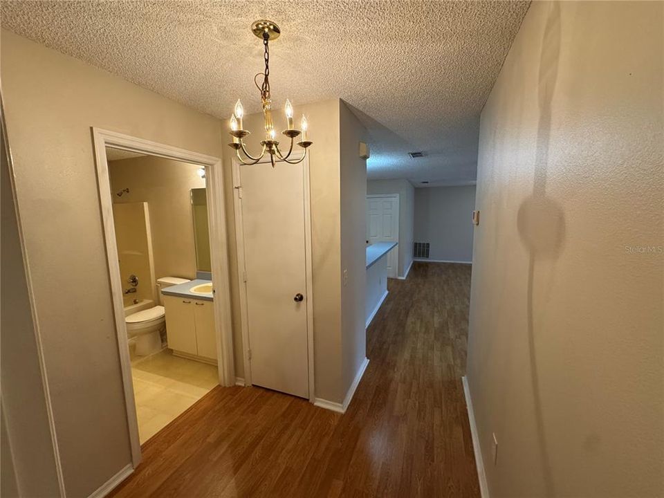 В аренду: $1,750 (2 спален, 2 ванн, 1121 Квадратных фут)