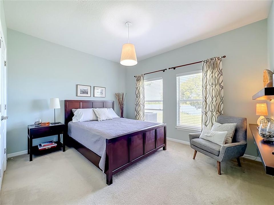 For Rent: $2,400 (3 beds, 2 baths, 1276 Square Feet)