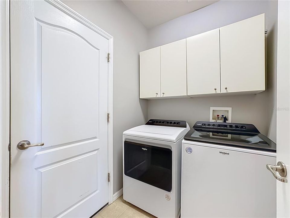 For Rent: $2,400 (3 beds, 2 baths, 1276 Square Feet)