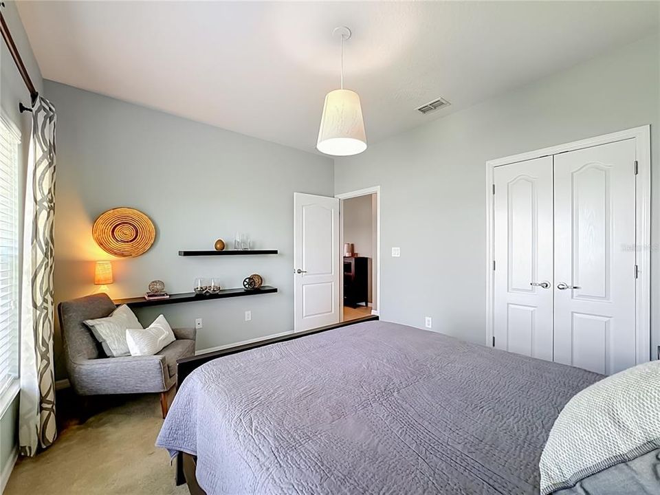 For Rent: $2,400 (3 beds, 2 baths, 1276 Square Feet)