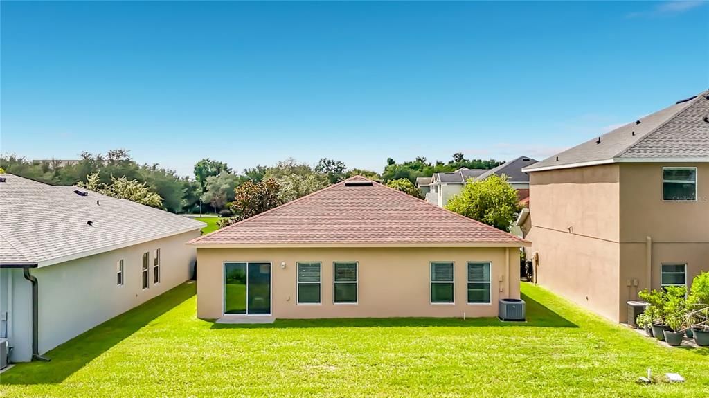 For Rent: $2,400 (3 beds, 2 baths, 1276 Square Feet)