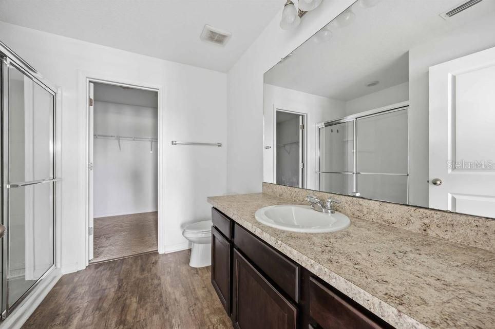 В аренду: $2,300 (4 спален, 3 ванн, 2208 Квадратных фут)