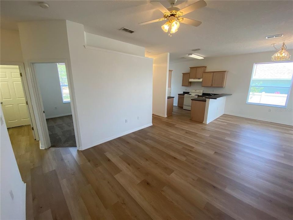 For Rent: $1,795 (4 beds, 2 baths, 1317 Square Feet)