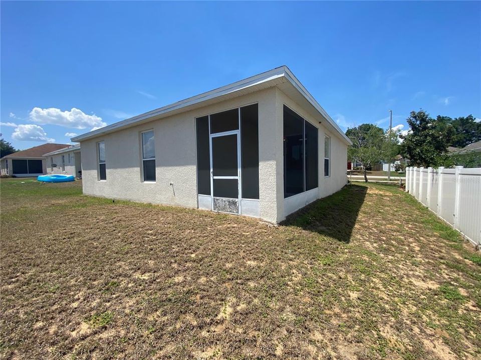 For Rent: $1,795 (4 beds, 2 baths, 1317 Square Feet)