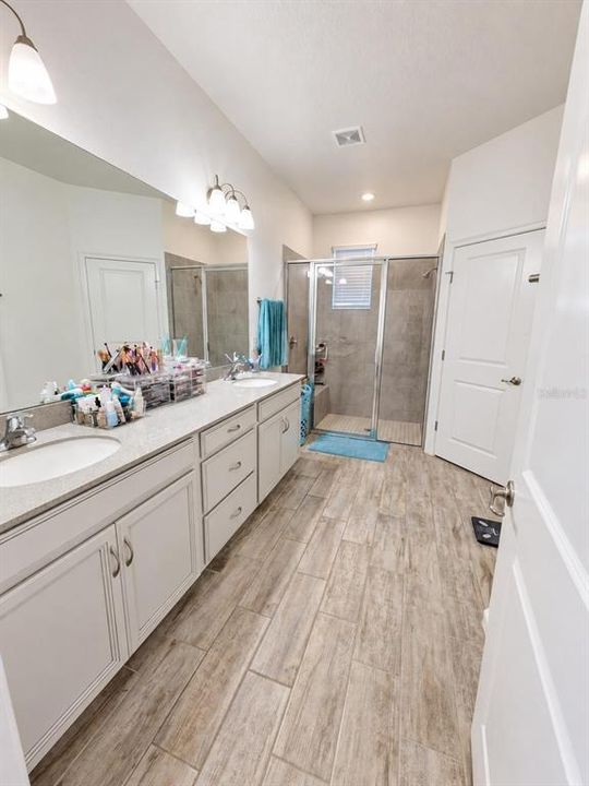 For Sale: $439,900 (4 beds, 2 baths, 1801 Square Feet)