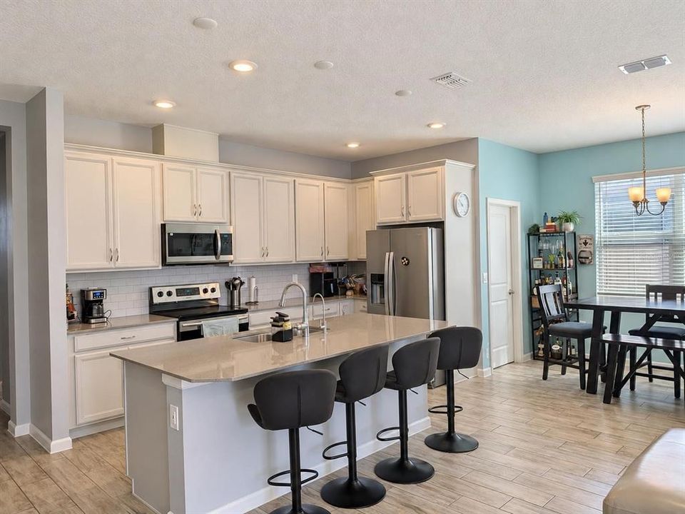 For Sale: $439,900 (4 beds, 2 baths, 1801 Square Feet)