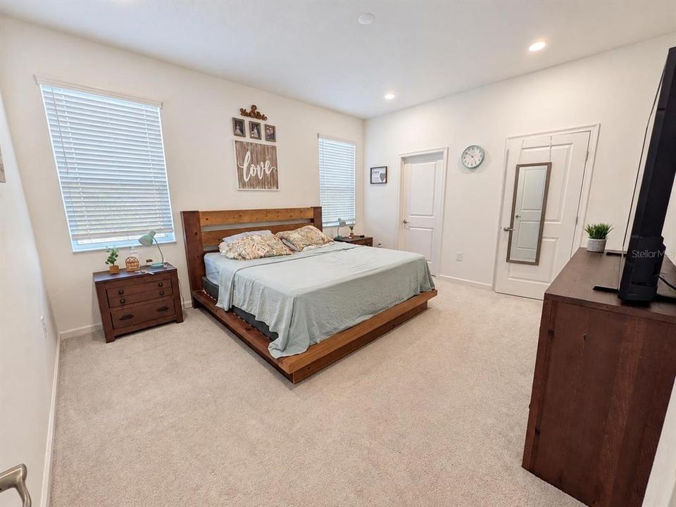 For Sale: $439,900 (4 beds, 2 baths, 1801 Square Feet)