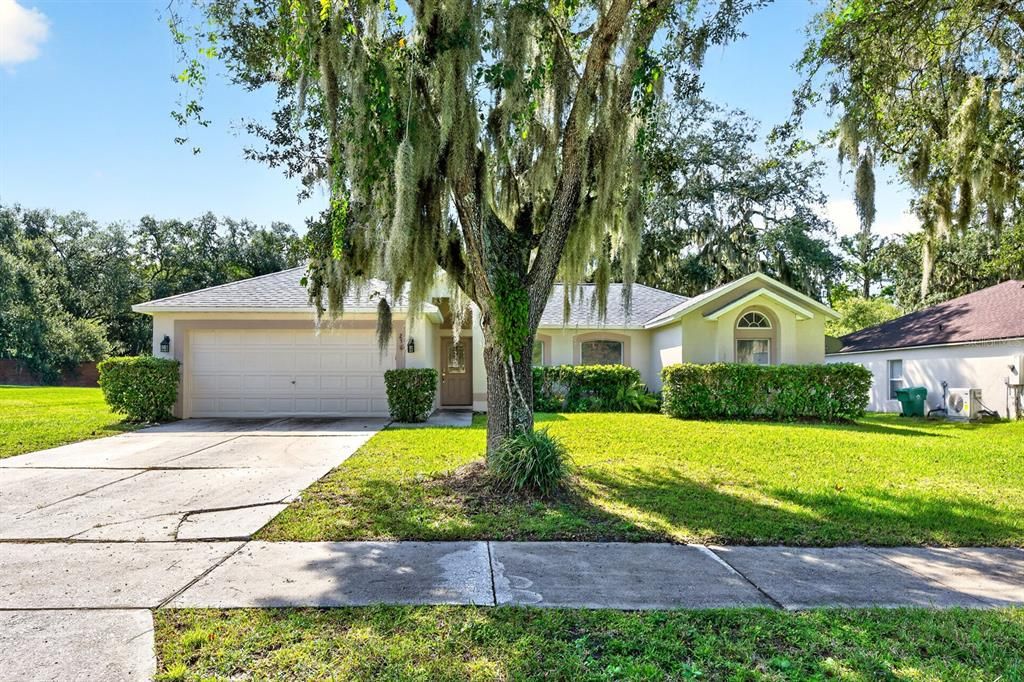 For Sale: $512,000 (4 beds, 2 baths, 1853 Square Feet)