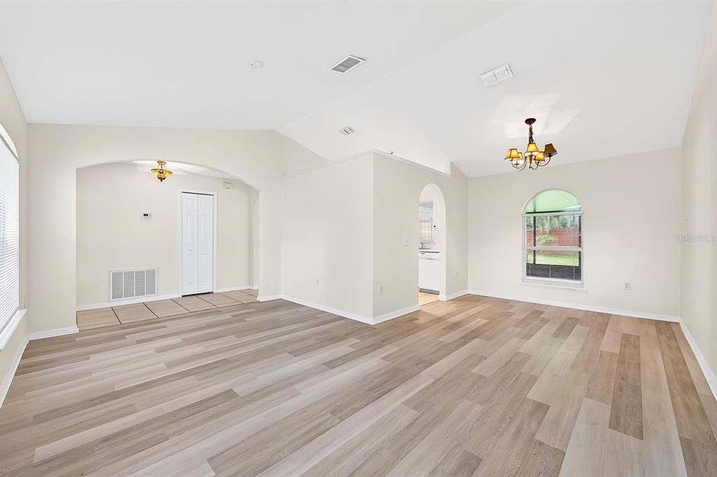 For Sale: $512,000 (4 beds, 2 baths, 1853 Square Feet)