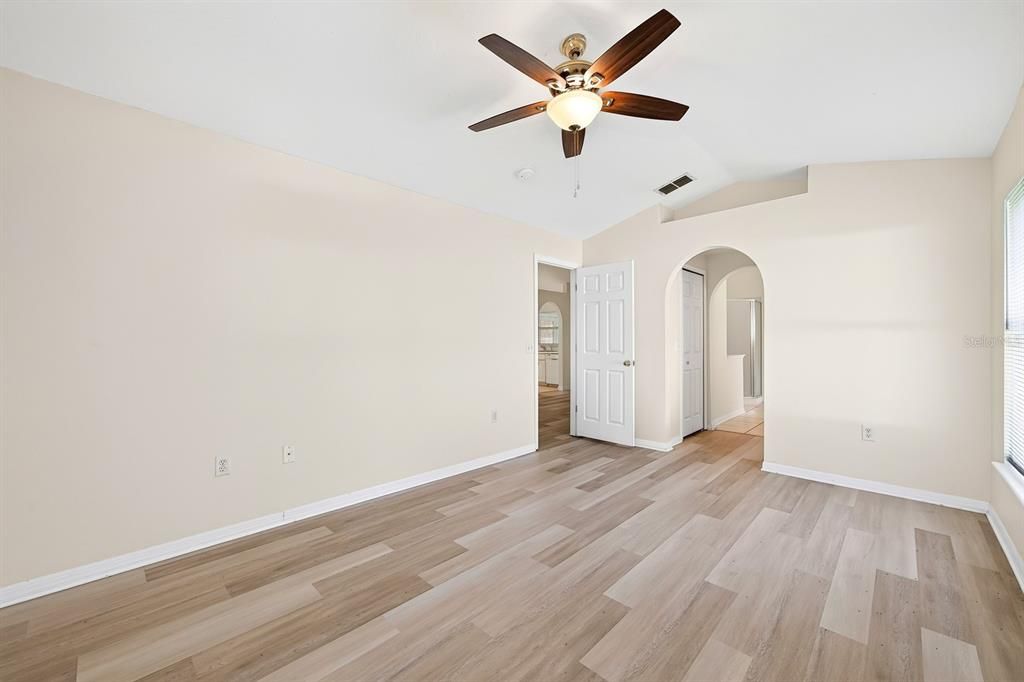 For Sale: $512,000 (4 beds, 2 baths, 1853 Square Feet)