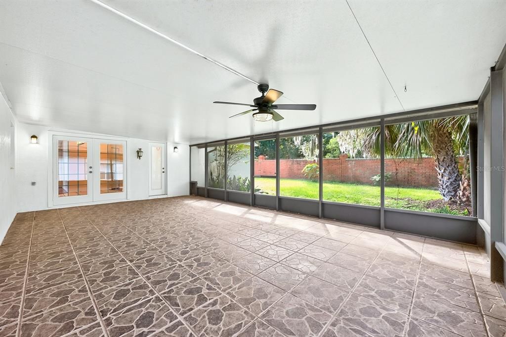 For Sale: $512,000 (4 beds, 2 baths, 1853 Square Feet)