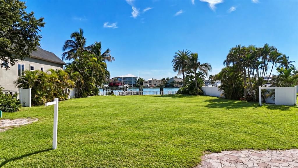 For Sale: $1,650,000 (0.21 acres)
