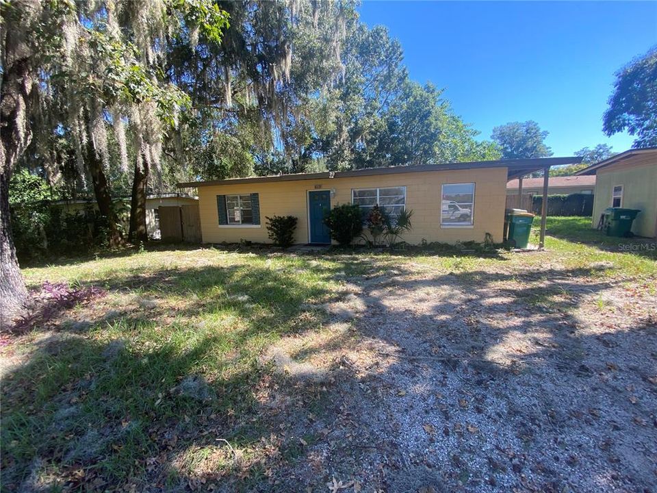 For Rent: $1,200 (2 beds, 1 baths, 975 Square Feet)