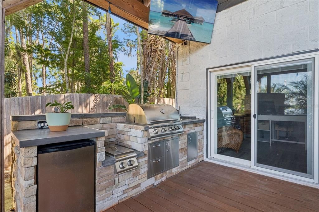 For Sale: $1,200,000 (3 beds, 2 baths, 3030 Square Feet)