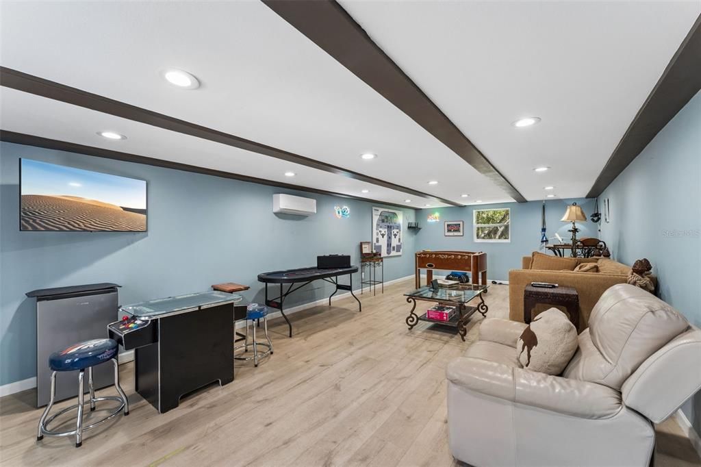 For Sale: $1,200,000 (3 beds, 2 baths, 3030 Square Feet)