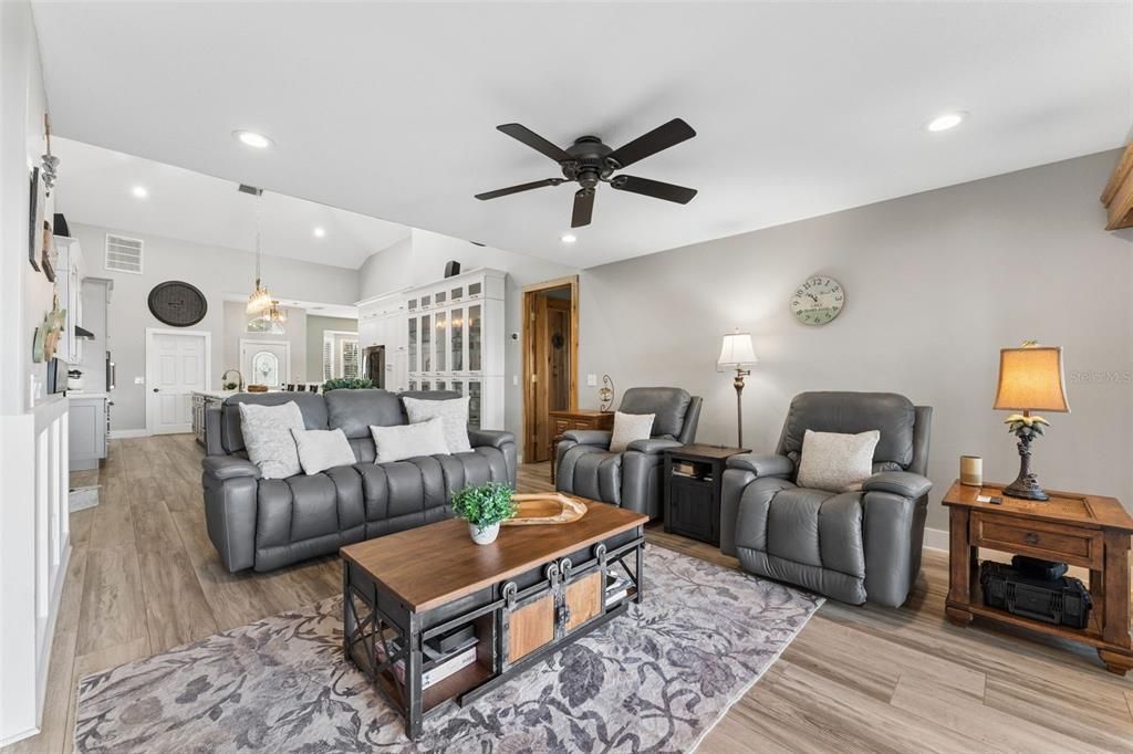 For Sale: $1,200,000 (3 beds, 2 baths, 3030 Square Feet)