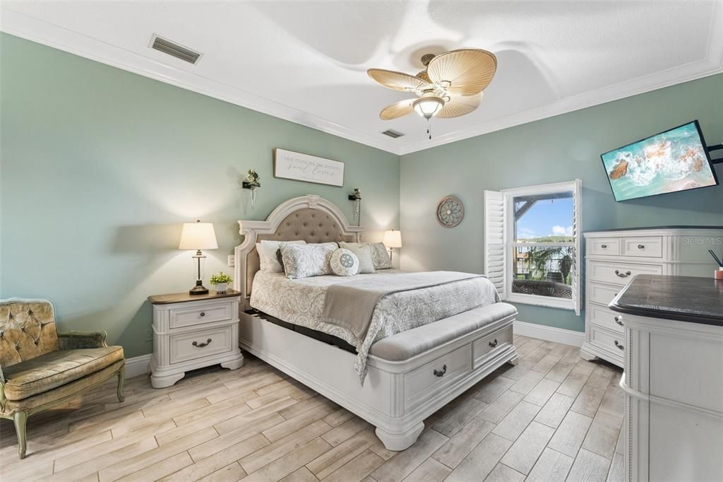 For Sale: $1,200,000 (3 beds, 2 baths, 3030 Square Feet)