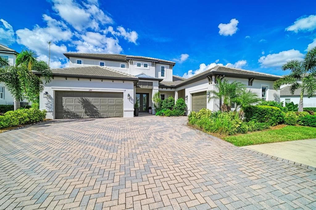 For Sale: $1,299,000 (4 beds, 4 baths, 3931 Square Feet)