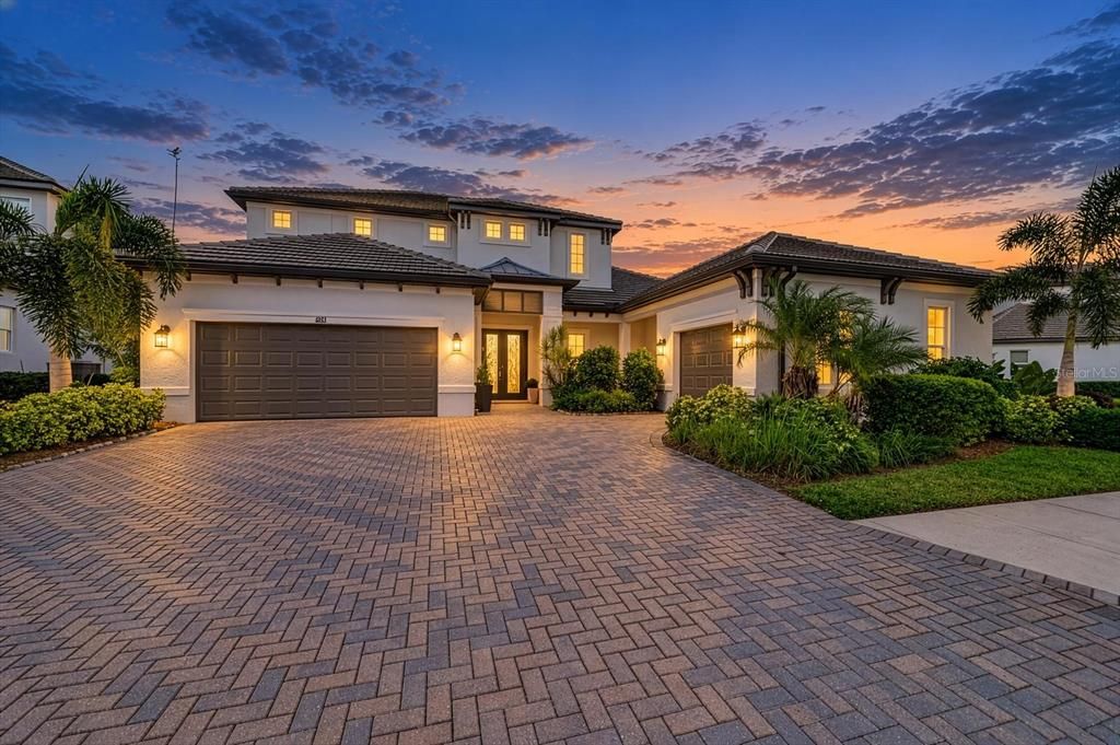 For Sale: $1,299,000 (4 beds, 4 baths, 3931 Square Feet)